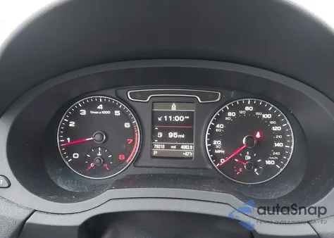 2015 Audi Q3 2.0T Premium Plus z USA, uszkodzony, nr VIN WA1GFCFSXFR008452